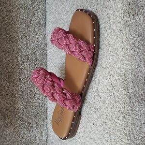 Don't get it twisted with fuchsia rhinestones corkys NIB Size 9 Sandal